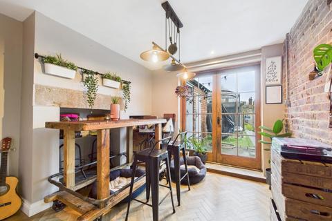 undefined, Long Row, Belper DE56