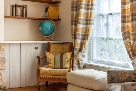 3 bedroom terraced house for sale, Russell Street, Chichester