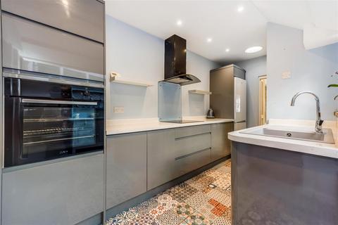 3 bedroom terraced house for sale, Russell Street, Chichester