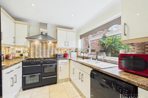 undefined, Foxmoor Close, Basingstoke RG23