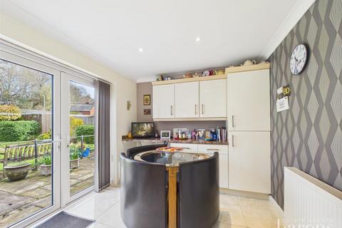 undefined, Foxmoor Close, Basingstoke RG23