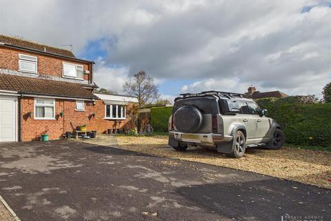 undefined, Foxmoor Close, Basingstoke RG23