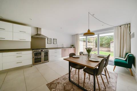 undefined, St. Georges Road, Kingston Upon Thames, KT2