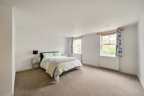 undefined, St. Georges Road, Kingston Upon Thames, KT2