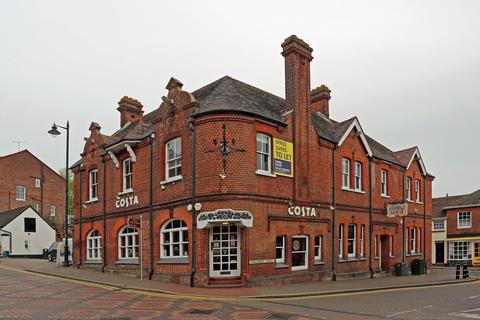 Office to rent - 64 High St Tring HP23 4AF