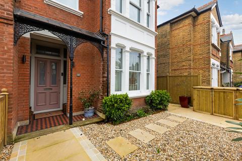 South Croxted Road, London, SE21