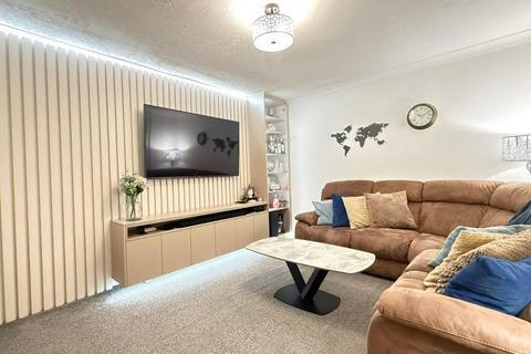 3 bedroom terraced house for sale, Gleneagles Close, Watford WD19