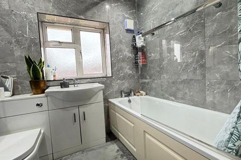 3 bedroom terraced house for sale, Gleneagles Close, Watford WD19