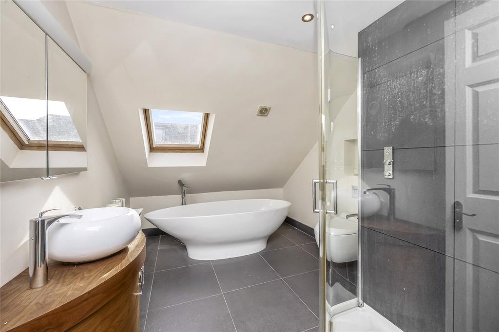 2nd Floor Bathroom