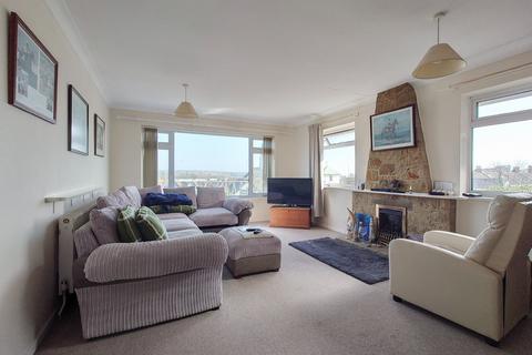 2 bedroom detached house for sale, Hillcrest Road, Newhaven