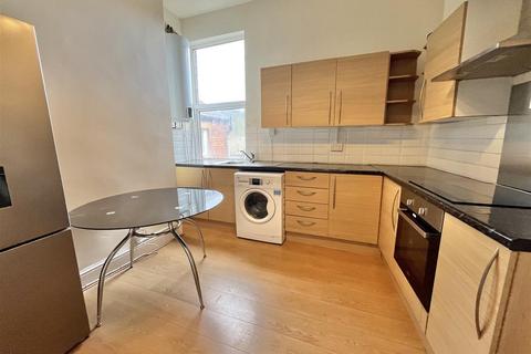 2 bedroom duplex for sale, Smithy Fold, Glossop