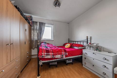 2 bedroom apartment for sale, Becketts Close, Feltham, TW14