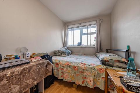 2 bedroom apartment for sale, Becketts Close, Feltham, TW14