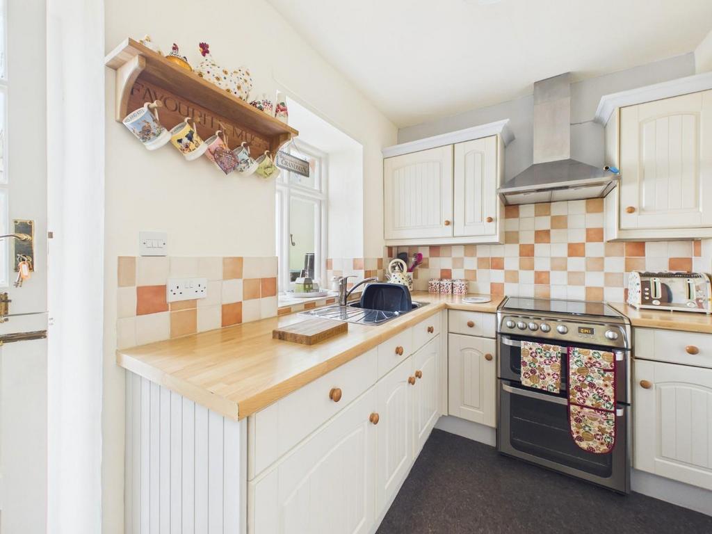 Kitchen Dining 2.jpg