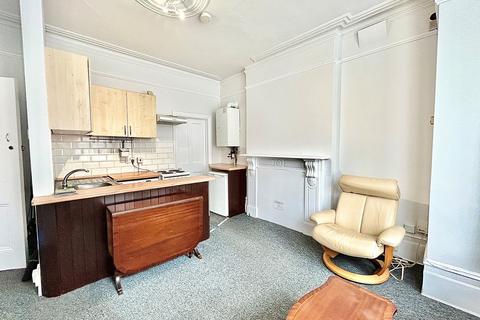 1 bedroom flat to rent, Meadowcroft Road, London, N13