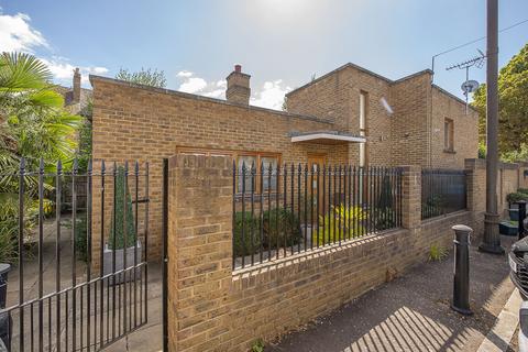 undefined, Gomer Place, Teddington, TW11