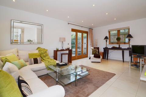 undefined, Gomer Place, Teddington, TW11
