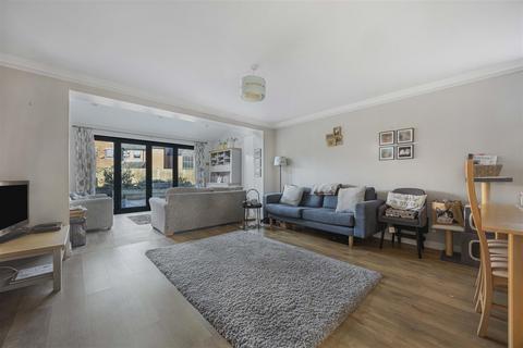 undefined, Elliotts Way, Caversham, Reading