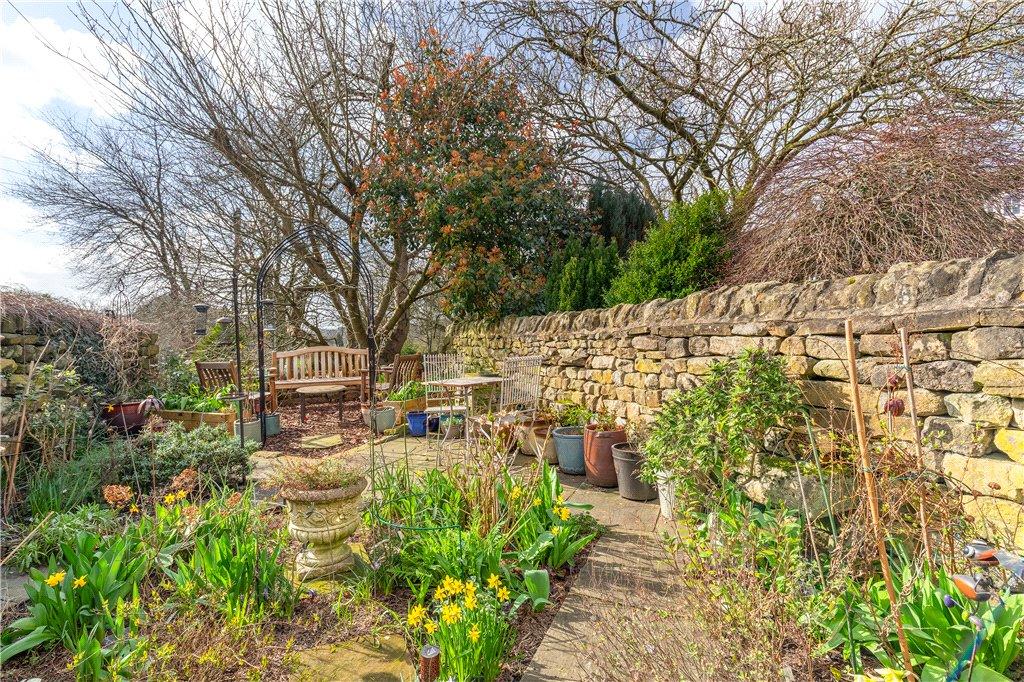 Idyllic Gardens