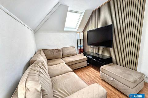 2 bedroom maisonette for sale, Royston Grove, Hatch End