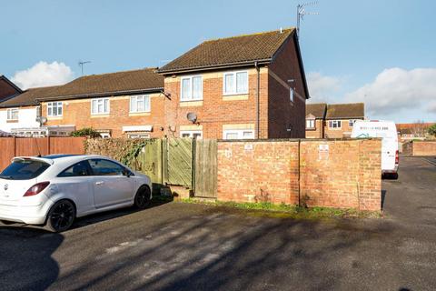 1 bedroom maisonette for sale, Hardy Close,  Slough,  SL1,  SL1