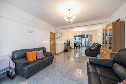 undefined, Ferncroft Avenue, London, N12