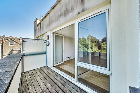 undefined, 18 Grove Hill House