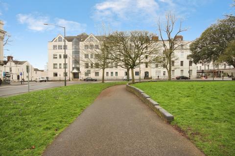 2 bedroom flat for sale, Clarendon Avenue, Leamington Spa, Warwickshire, CV32