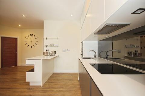 2 bedroom flat for sale, Clarendon Avenue, Leamington Spa, Warwickshire, CV32