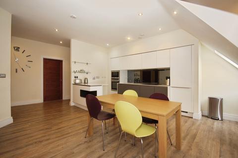 2 bedroom flat for sale, Clarendon Avenue, Leamington Spa, Warwickshire, CV32