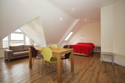 2 bedroom flat for sale, Clarendon Avenue, Leamington Spa, Warwickshire, CV32