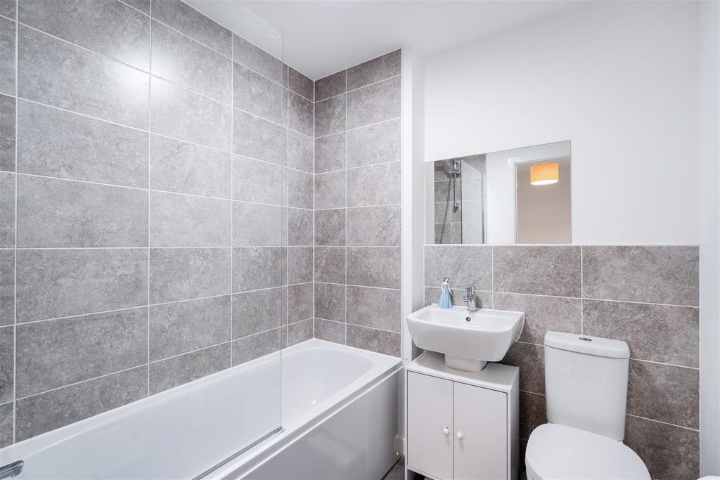Bathroom1.jpg