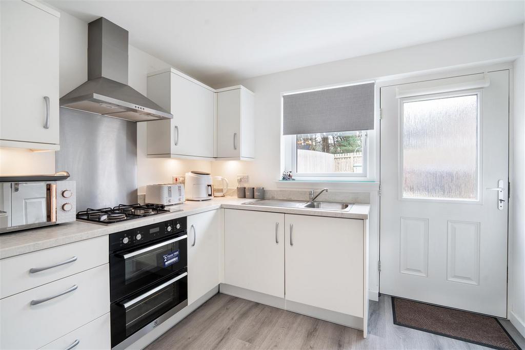 Kitchen2.jpg