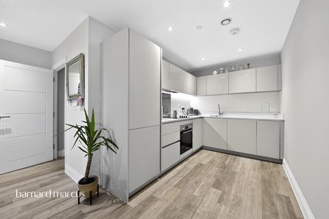 1 bedroom flat for sale, Montmorency Gardens, London