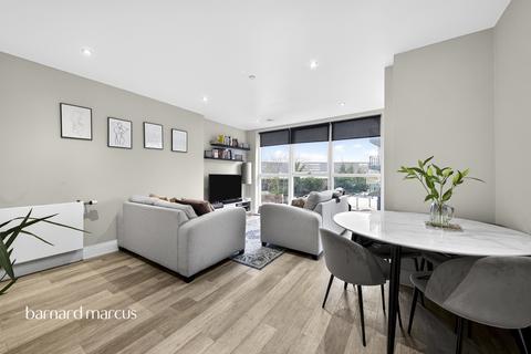 1 bedroom flat for sale, Montmorency Gardens, London