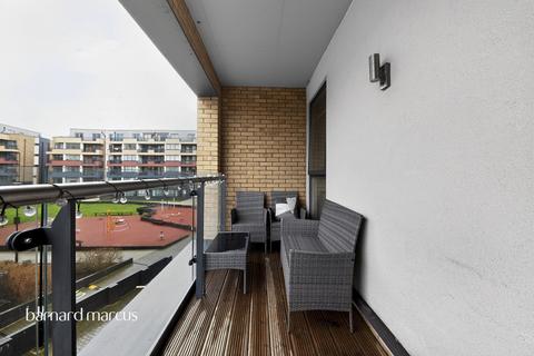 1 bedroom flat for sale, Montmorency Gardens, London