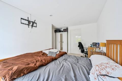 2 bedroom flat to rent, Royal Carriage Mews, Woolwich, London, SE18