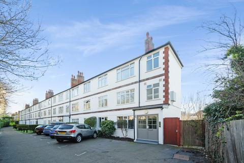 Martin Way, Morden SM4