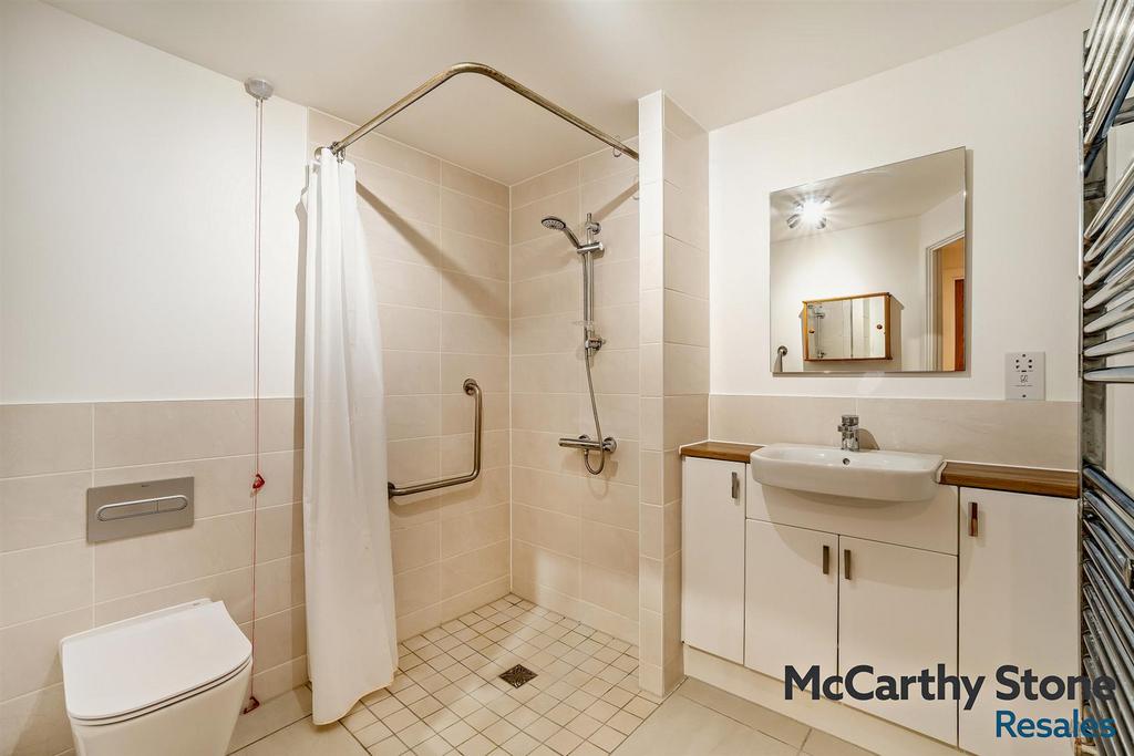 Shower Room;