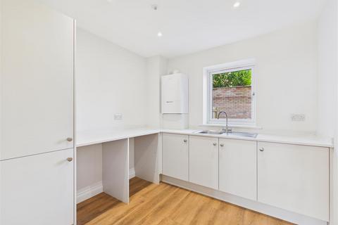 4 bedroom townhouse for sale, Cliff Road, Hessle
