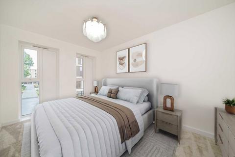 4 bedroom house for sale, Walton Court Gardens, Walton Upon Thames KT12