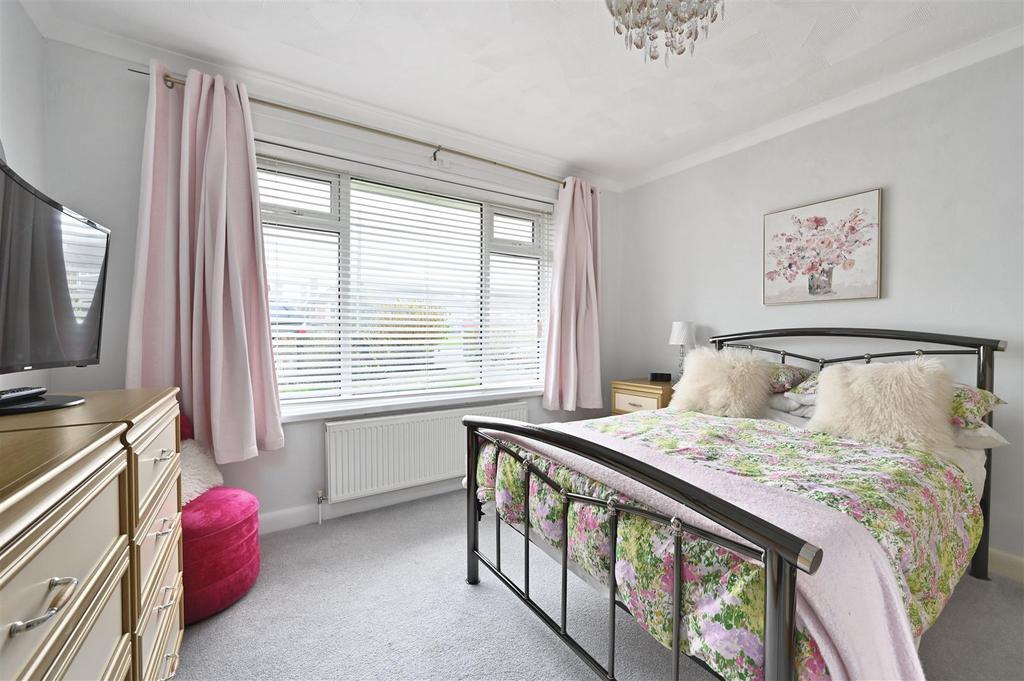 10 DANECOURT CLOSE - TN394 AR (1).jpg