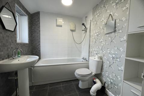 undefined, Main Street, Mansfield, NG20