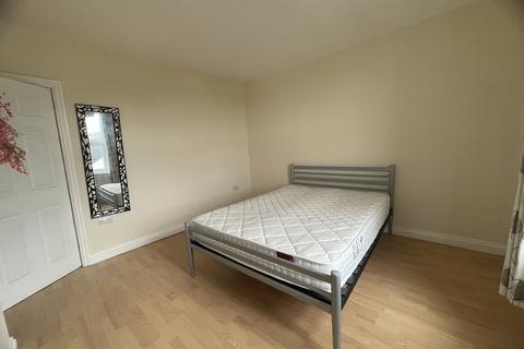 undefined, Main Street, Mansfield, NG20