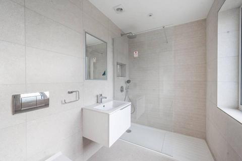 3 bedroom detached house to rent, Clamp Hill, Stanmore HA7