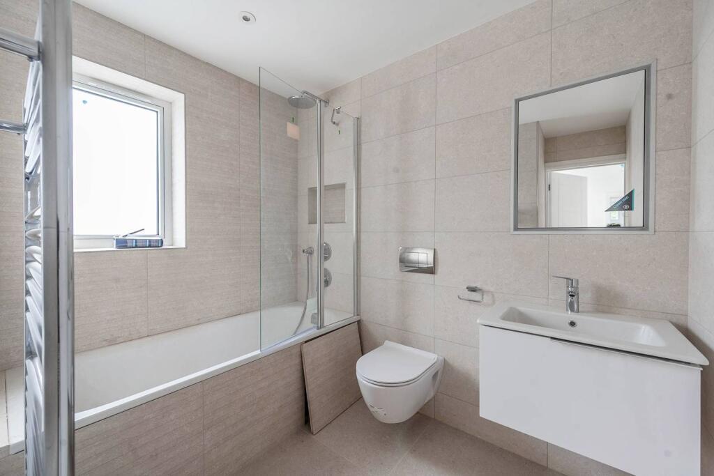 Davidson Frost-Wellings, DFW, Clamp Hill, Bathroom