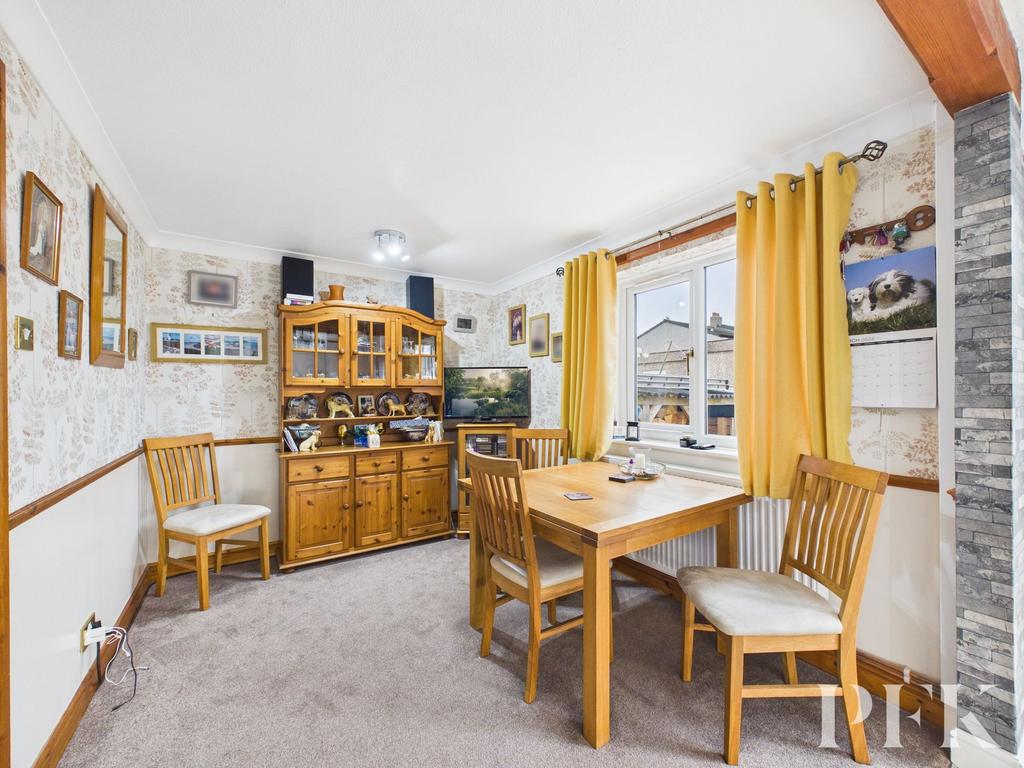 Kitchen / Dining