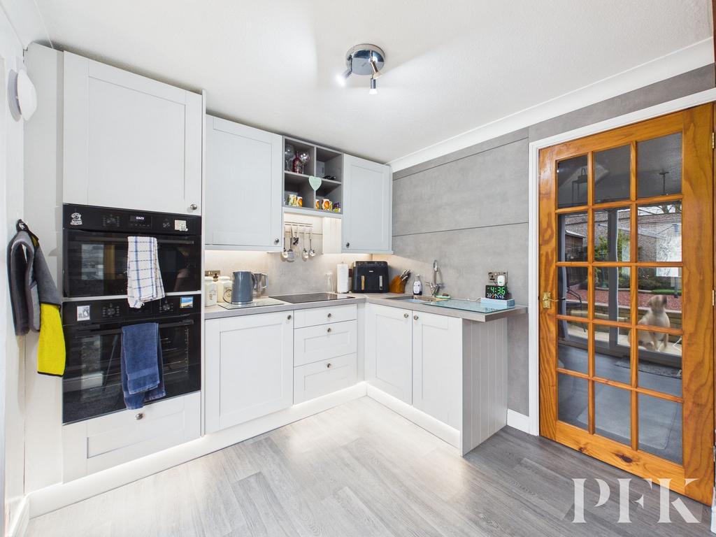 Kitchen / Dining