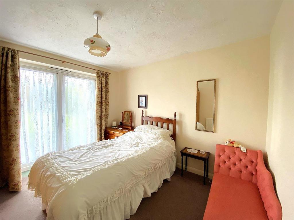 7 Pebsham Drive - Bed3.jpg