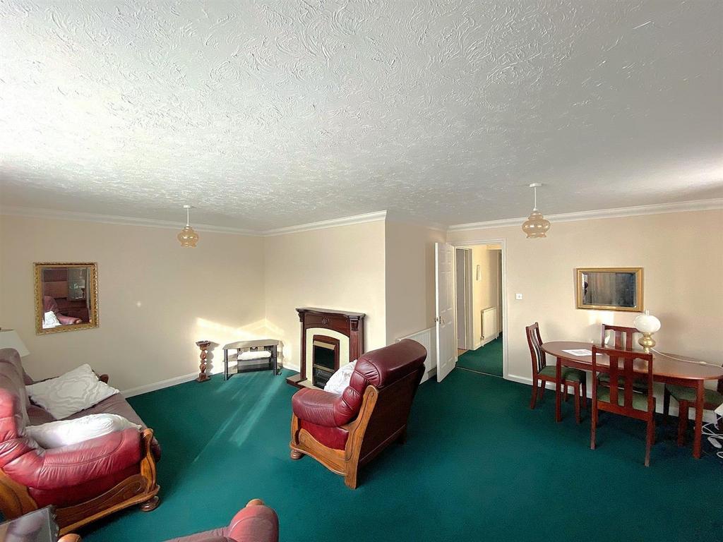 7 Pebsham Drive - Lounge2.jpg